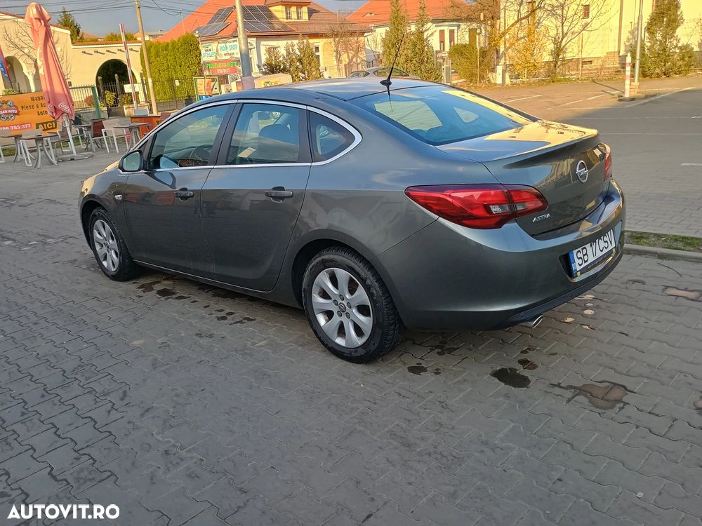 Opel Astra 1.4 ECOTEC Turbo Enjoy - 2