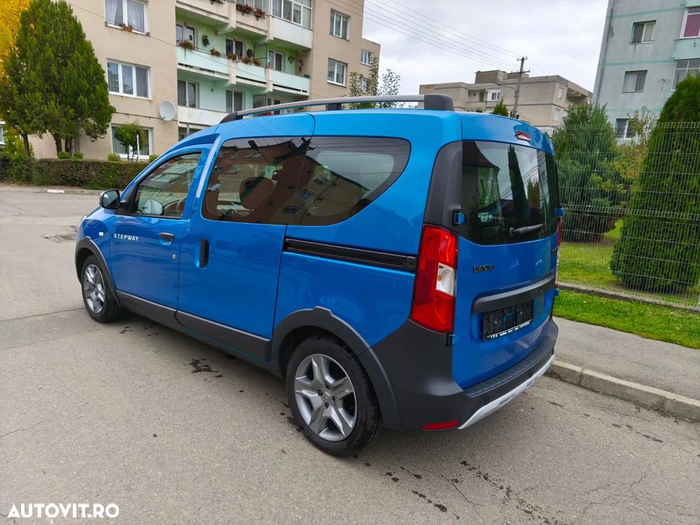 Dacia Dokker SCe 100 Stepway Celebration - 11