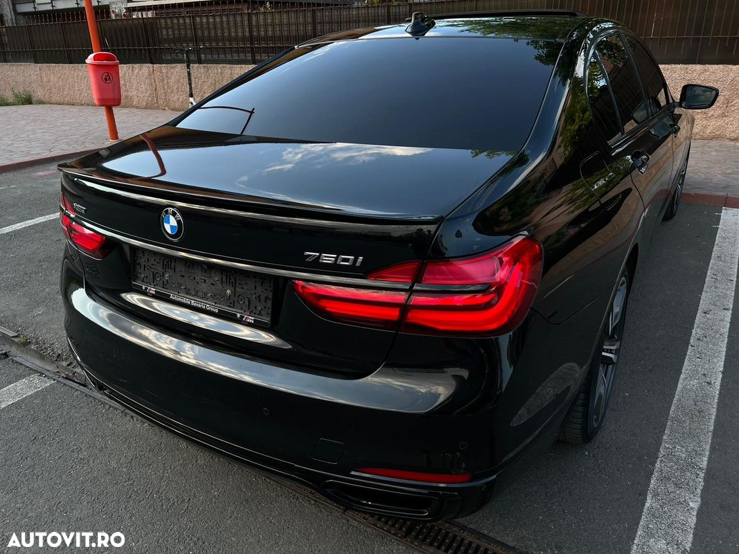 BMW Seria 7 750i xDrive - 10