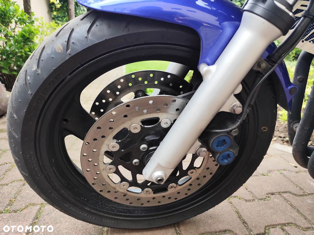 Yamaha FZS - 17