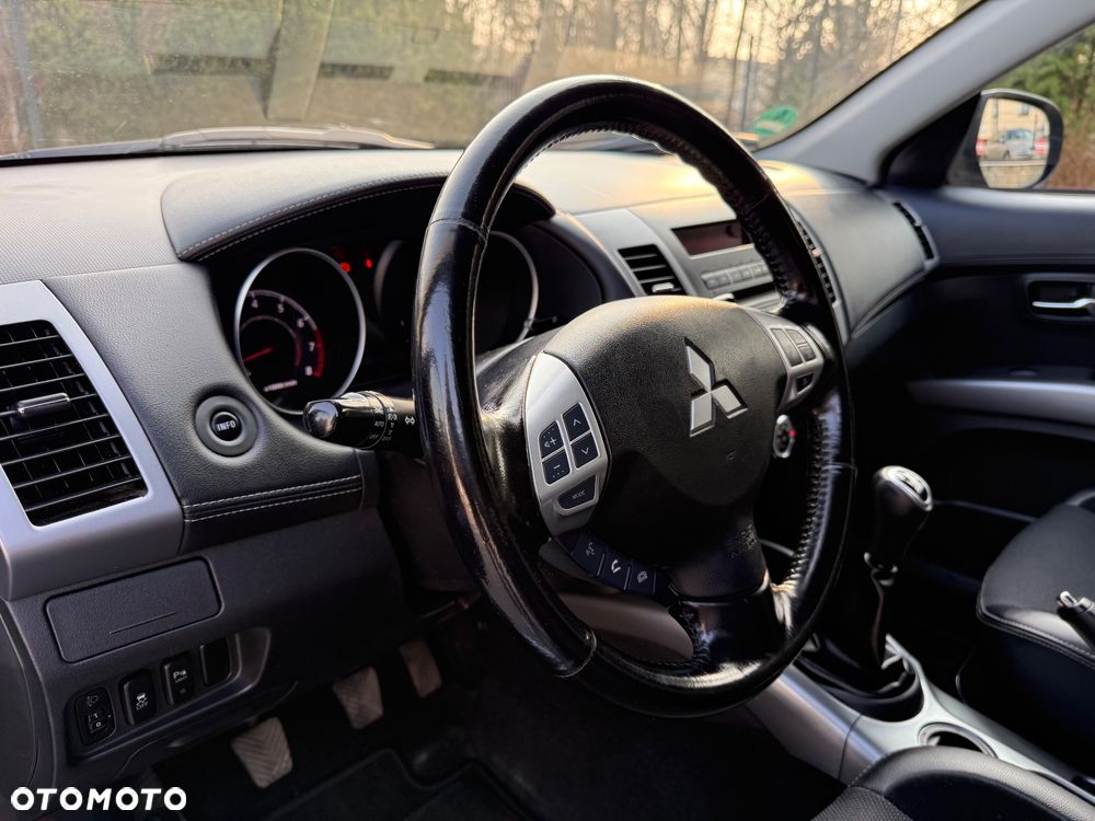 Mitsubishi Outlander 2.0 2WD Invite - 17
