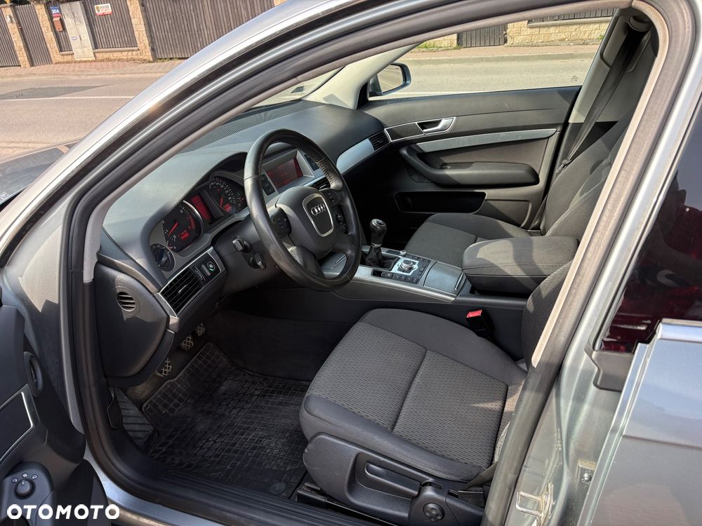 Audi A6 Limousine 2.4 - 8