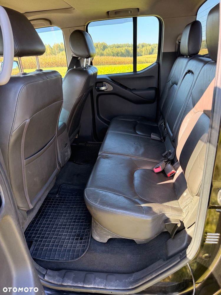 Nissan Navara 2.5 D Platinum - 8