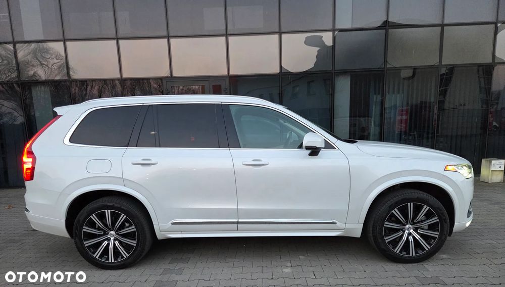 Volvo XC 90 - 9