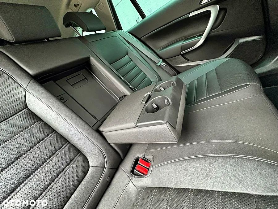 Opel Insignia - 25
