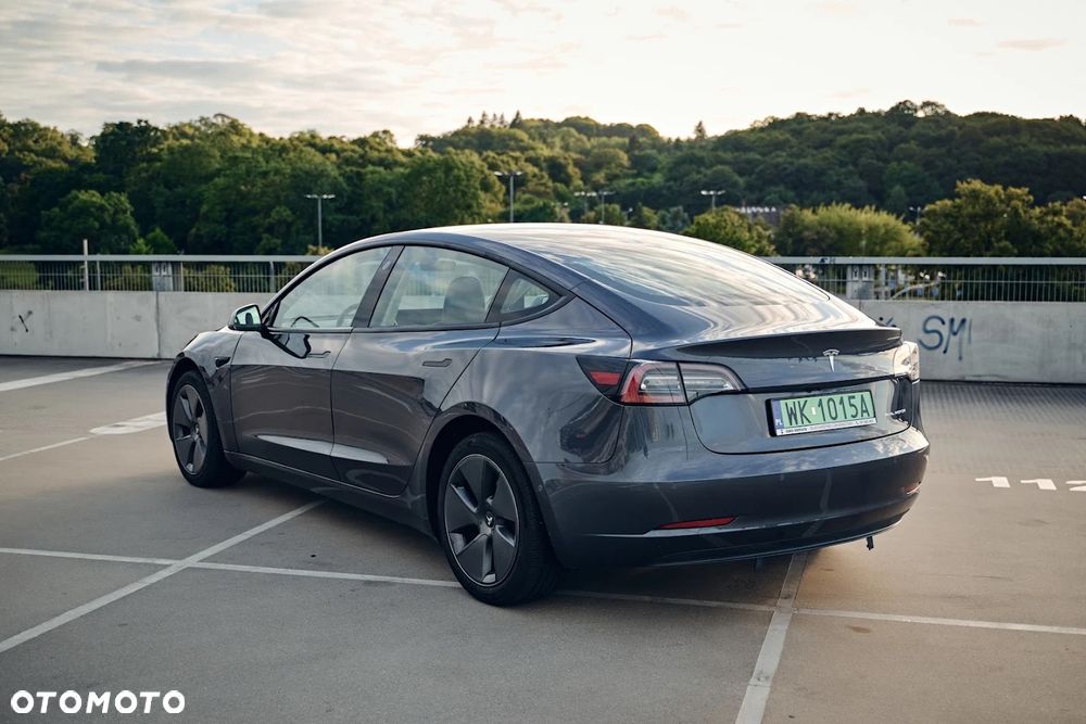 Tesla Model 3 Long Range AWD - 3
