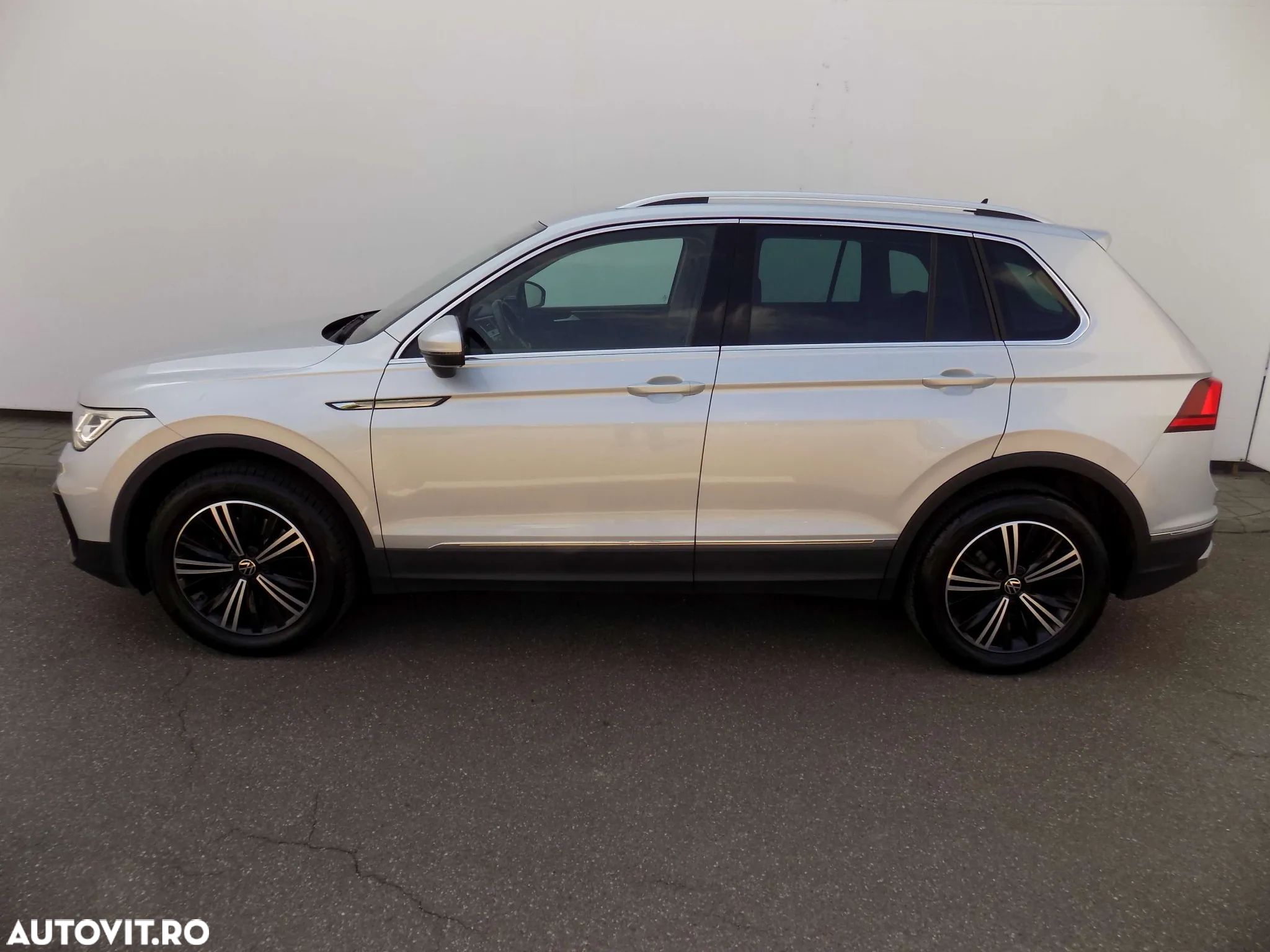 Volkswagen Tiguan 2.0 TDI SCR DSG 4Motion Elegance - 2