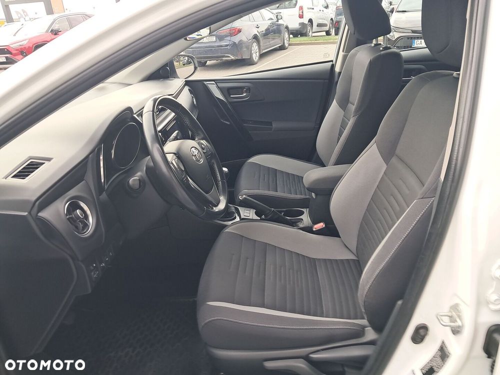 Toyota Auris 1.4 D-4D Premium - 11