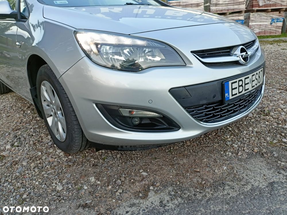 Opel Astra 1.6 Cosmo - 28