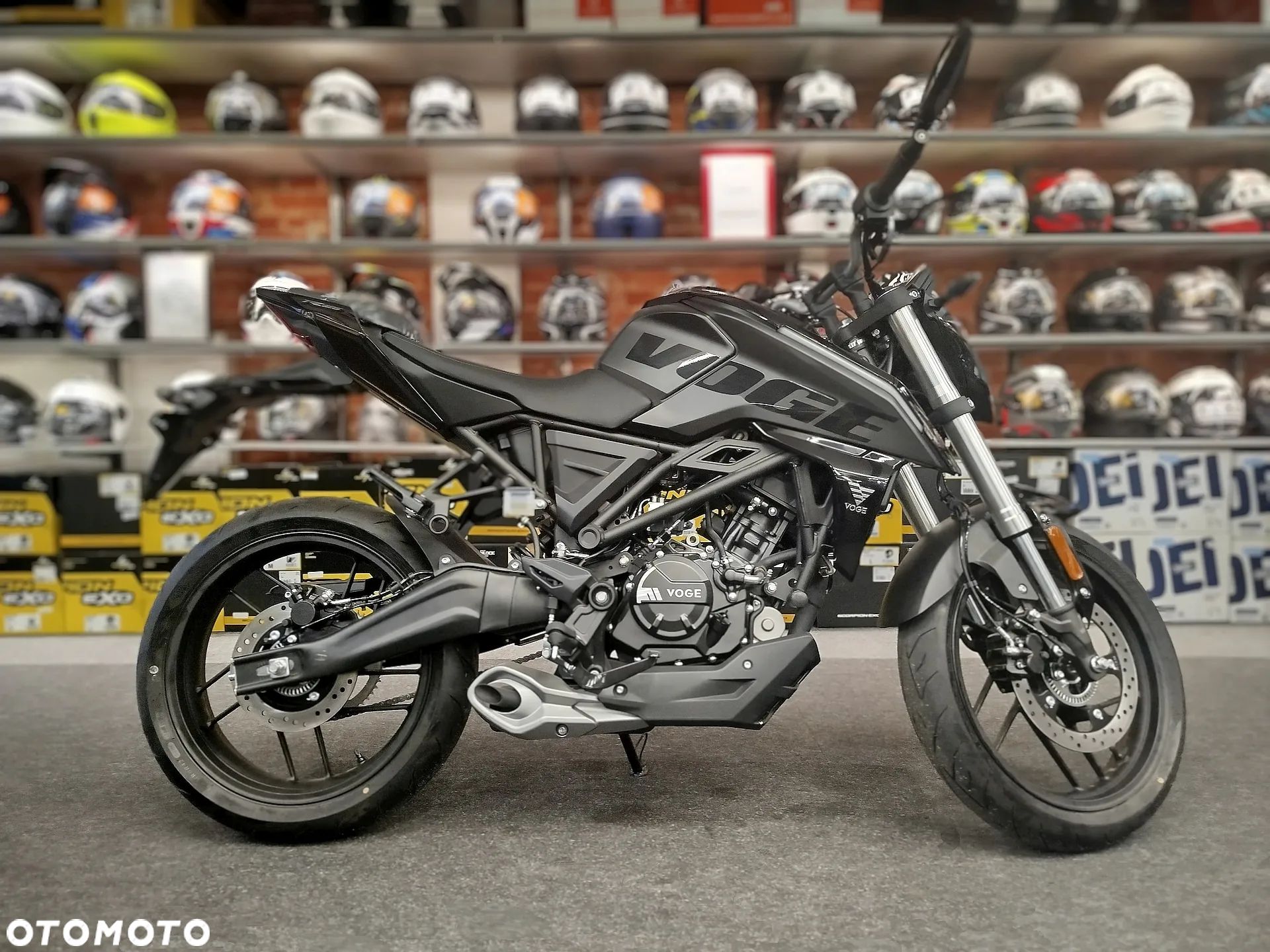 VOGE R125 - 1
