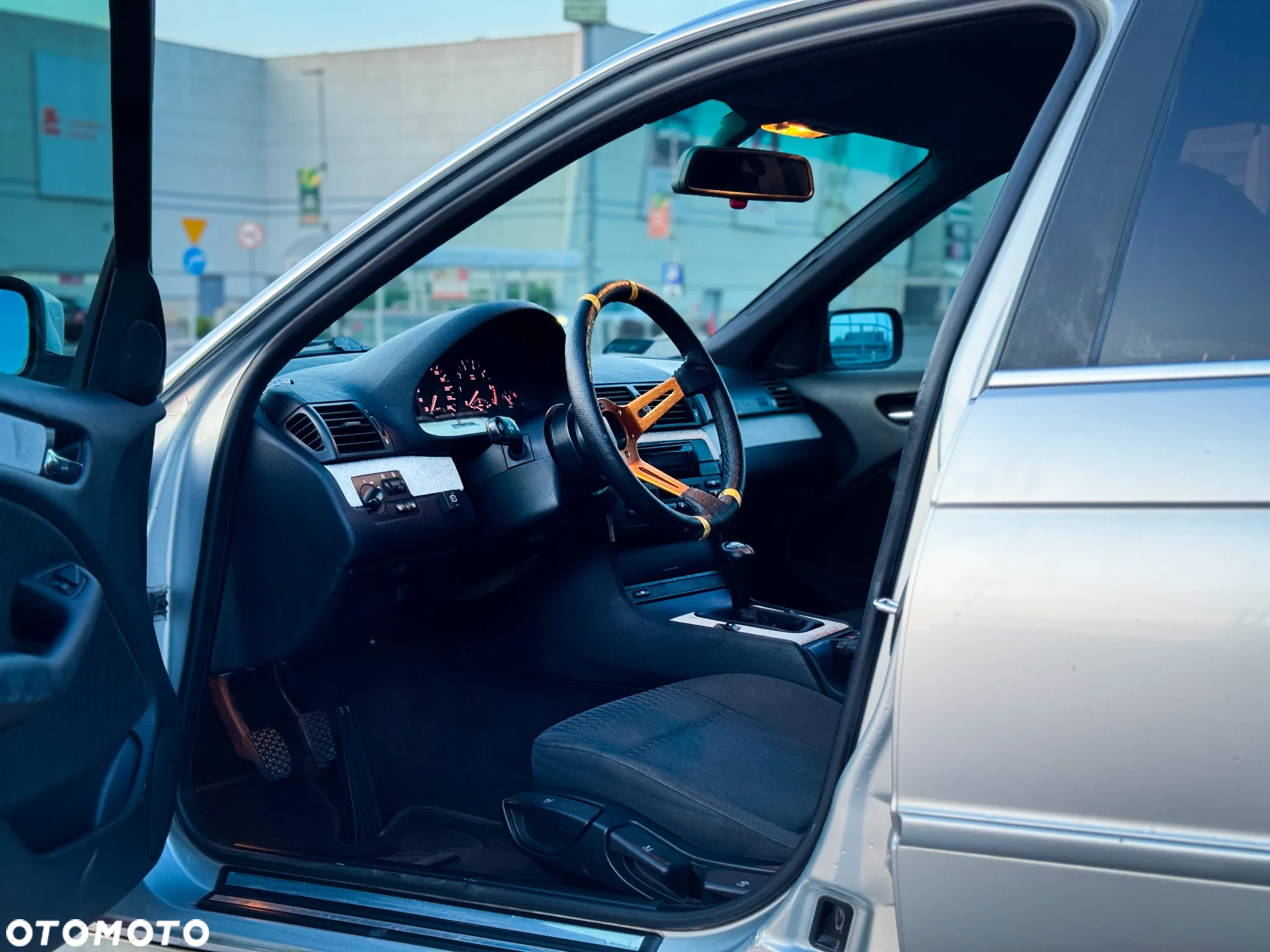 BMW Seria 3 320i - 12