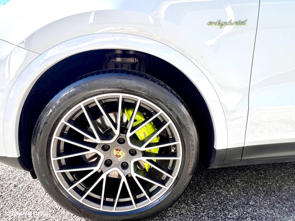 Porsche Cayenne Coupé E-Hybrid - 12
