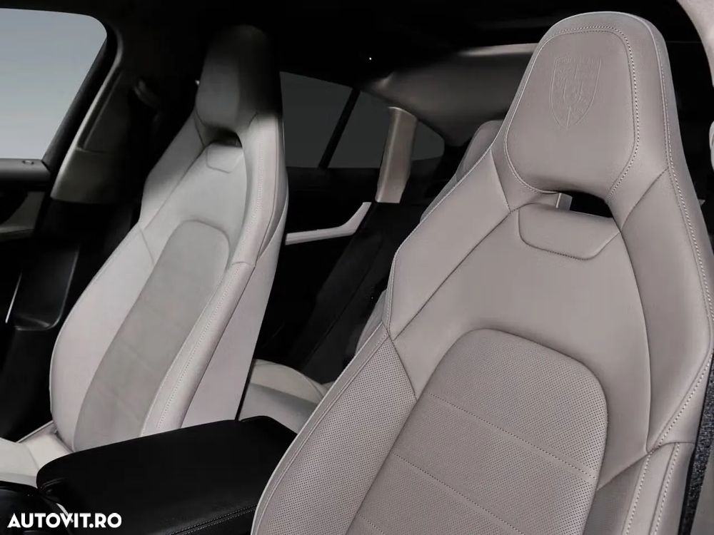 Porsche Panamera 4 E-Hybrid - 12