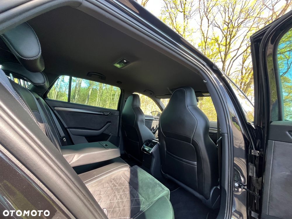 Skoda Superb 2.0 TDI SCR Sportline DSG - 8