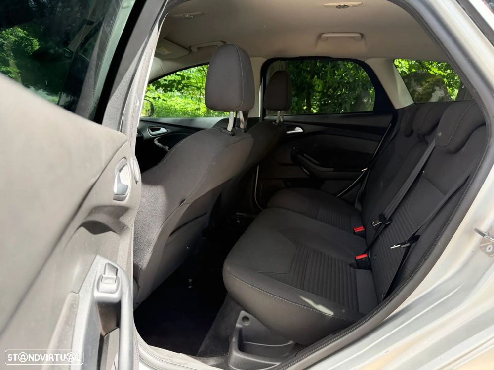 Ford Focus SW 1.0 EcoBoost S&S TITANIUM - 28