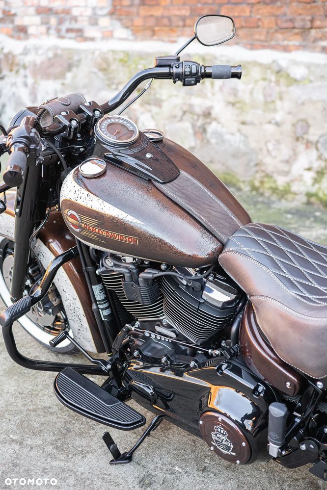 Harley-Davidson Softail Heritage Classic - 32