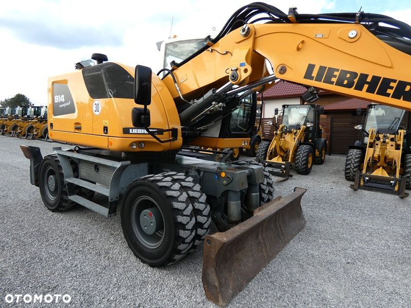 Liebherr 914 Compact / Super Stan / Speeder 30km/h / Łapy + pług / - 38