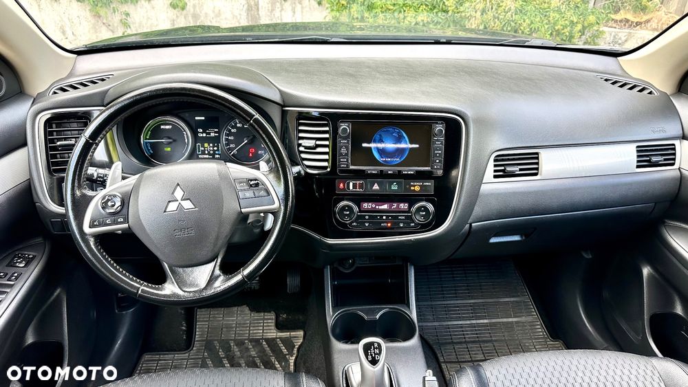 Mitsubishi Outlander 2.0 4WD Top - 21