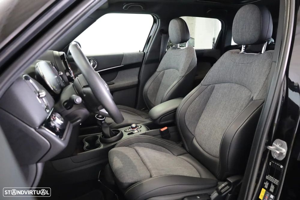MINI Countryman Cooper SE ALL4 Auto - 29
