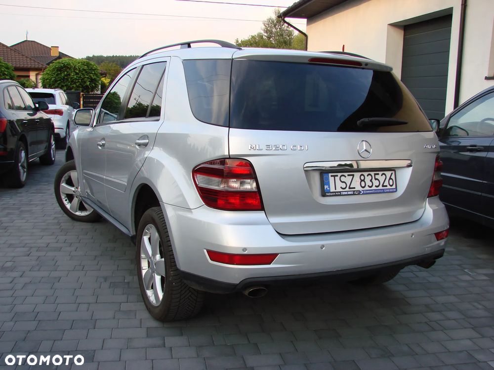 Mercedes-Benz ML - 11