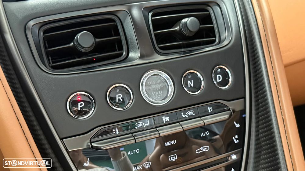 Aston Martin DBS Volante Superleggera - 38