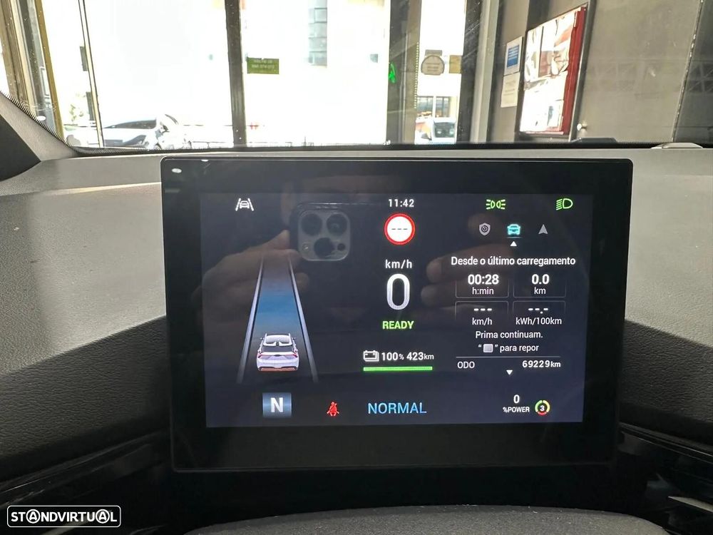 MG MG4 64 kWh Luxury - 31