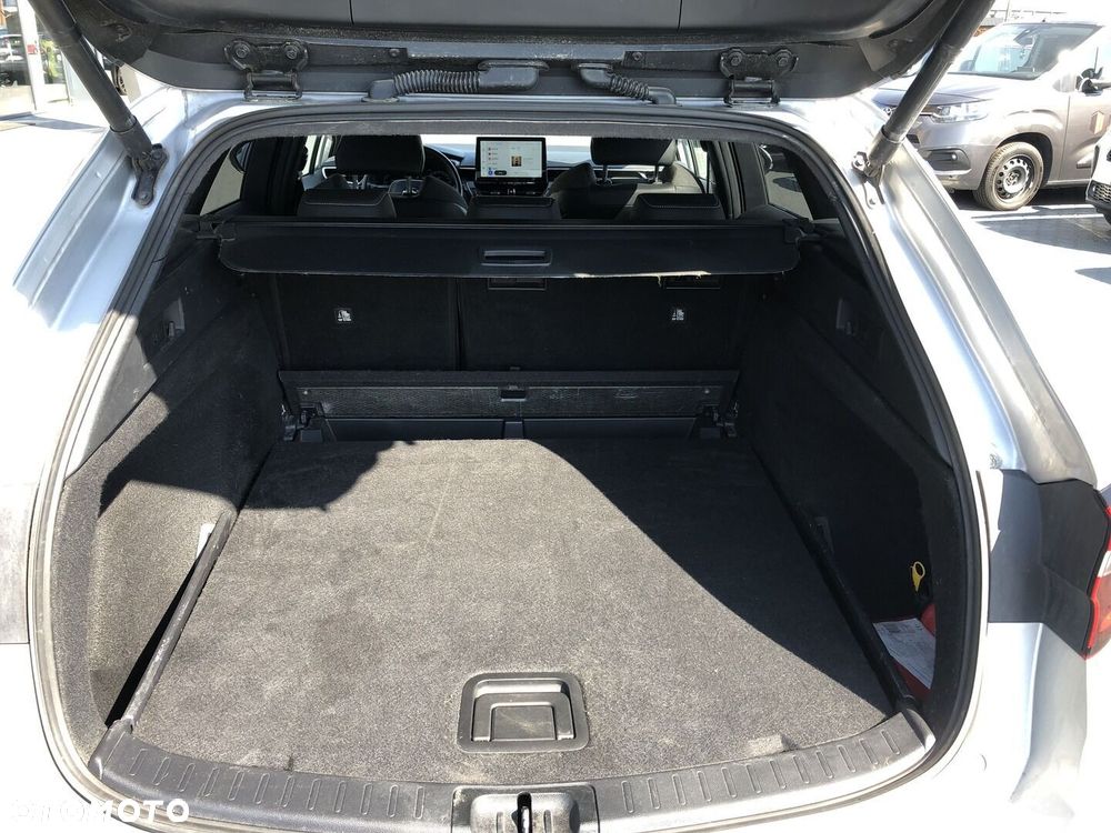Toyota Corolla 1.8 Hybrid Style - 18
