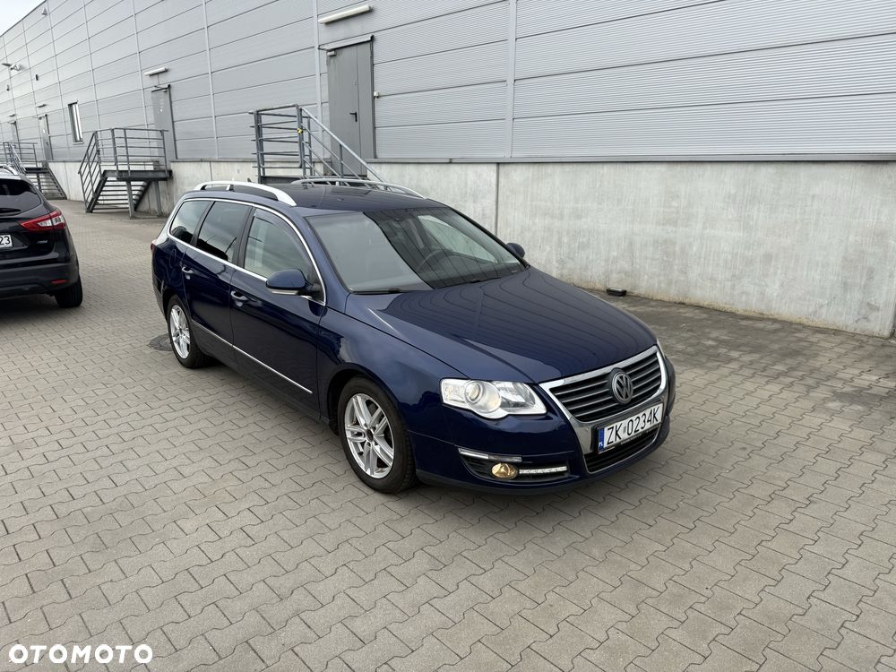 Volkswagen Passat - 1
