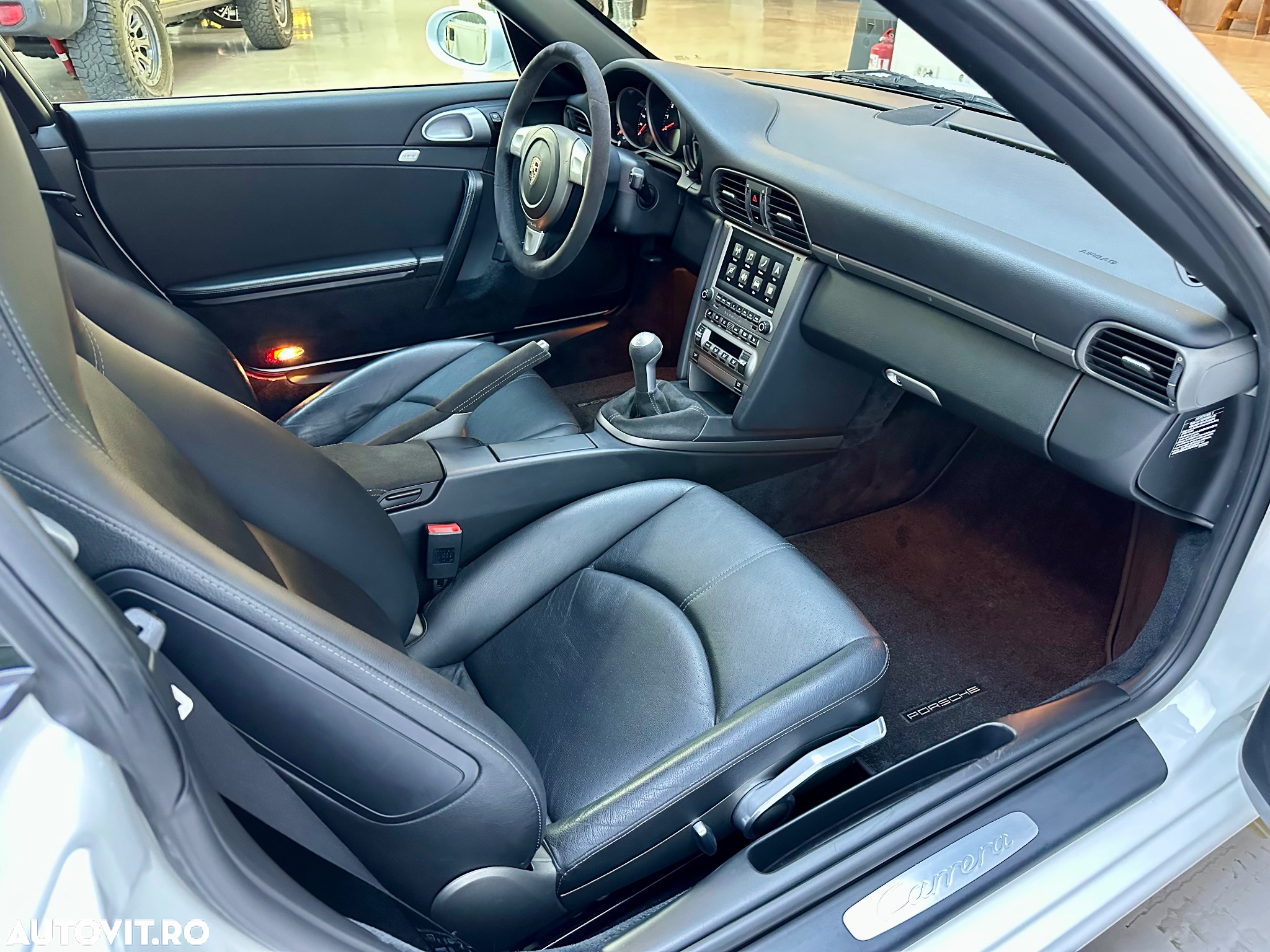 Porsche 911 Carrera - 9