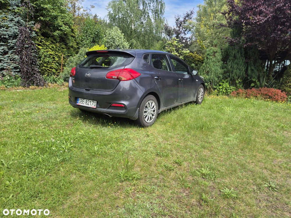 Kia Ceed - 8