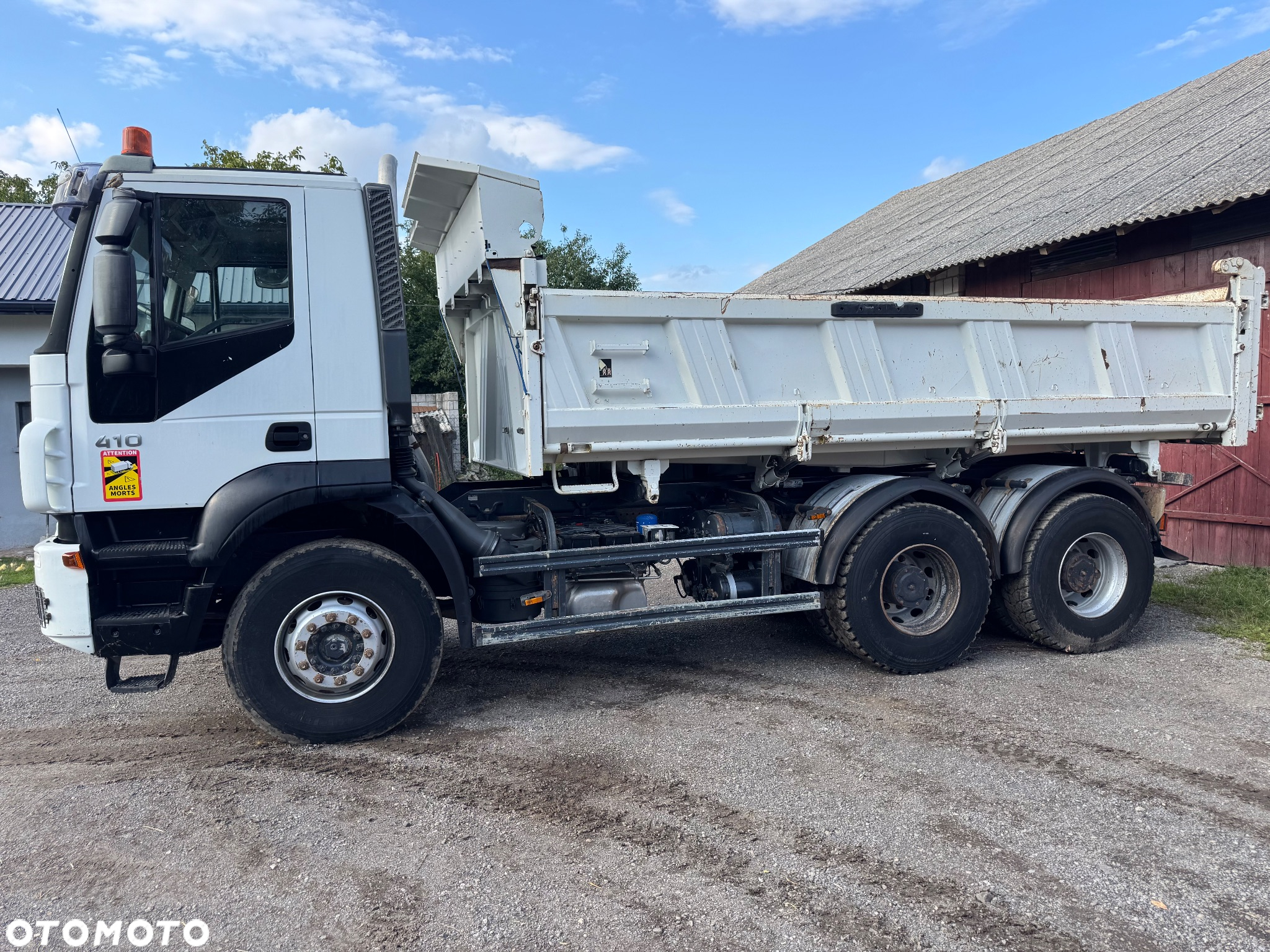 Iveco Trakker 6x4 wywrotka Super Stan - 3