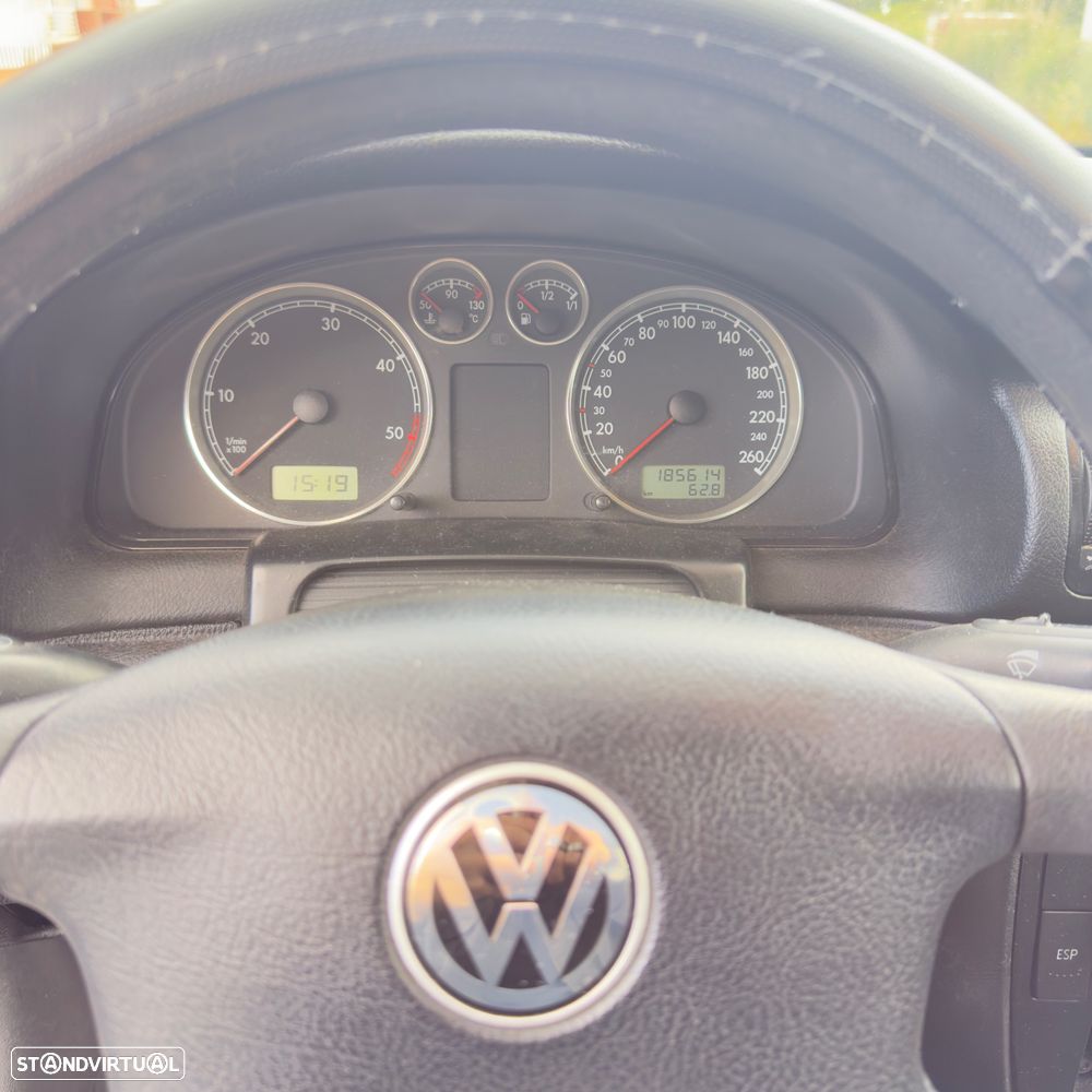 VW Passat 1.9 TDi Highline - 6