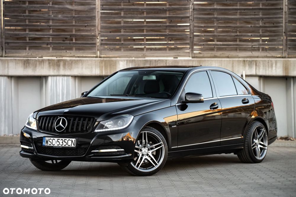 Mercedes-Benz Klasa C 220 CDI BlueEff 4-Matic Avantgarde - 3