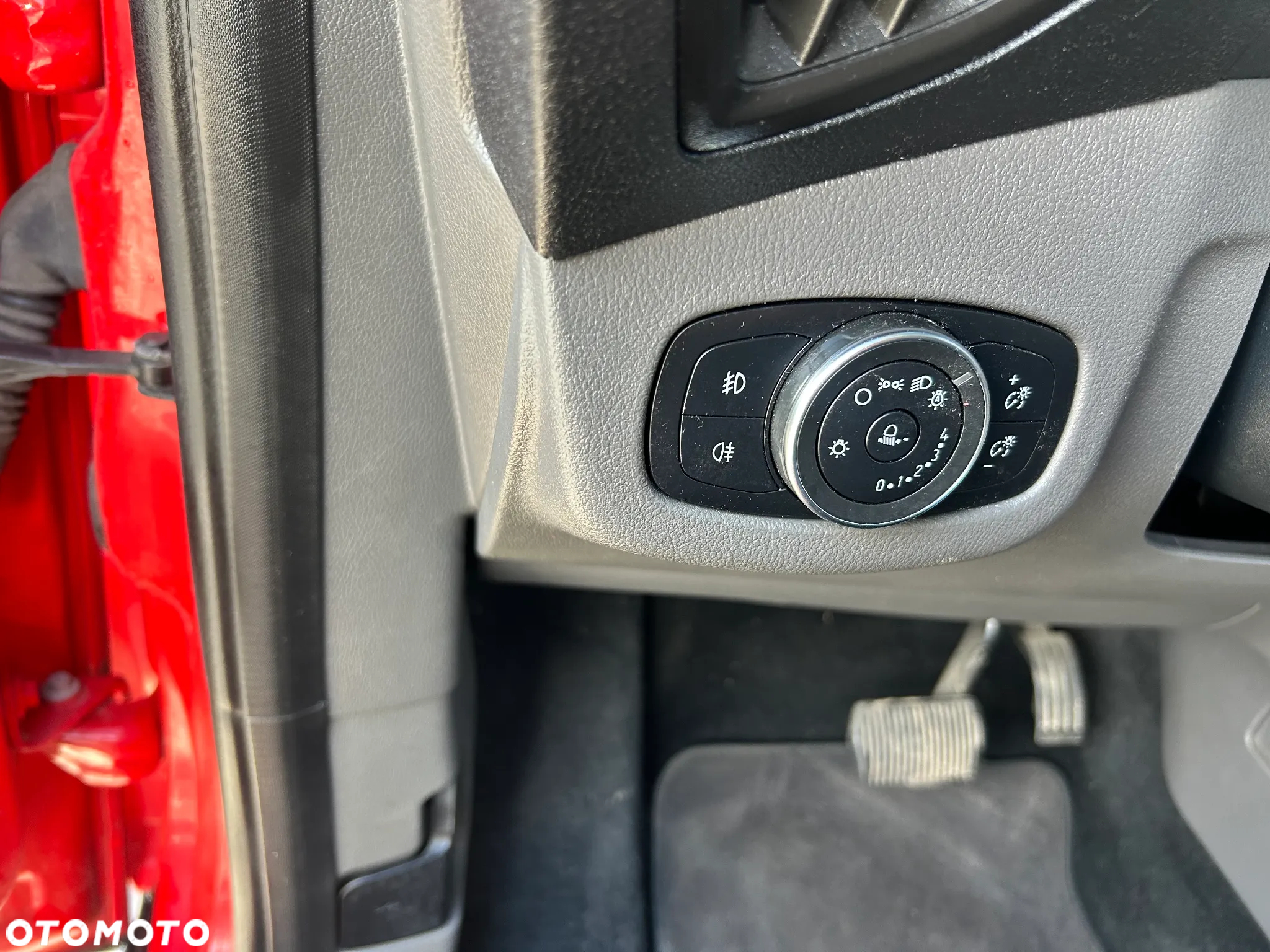 Ford Tourneo Connect 1.5 EcoBlue Titanium PowerShift - 32