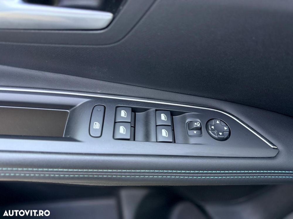 Peugeot 3008 PHEV 300 EAT8 4X4 Allure Pack - 20