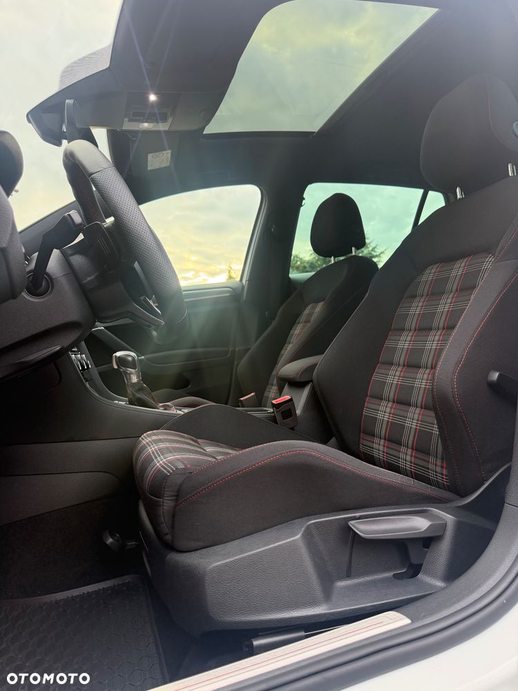 Volkswagen Golf GTI (BlueMotion Technology) DSG - 20