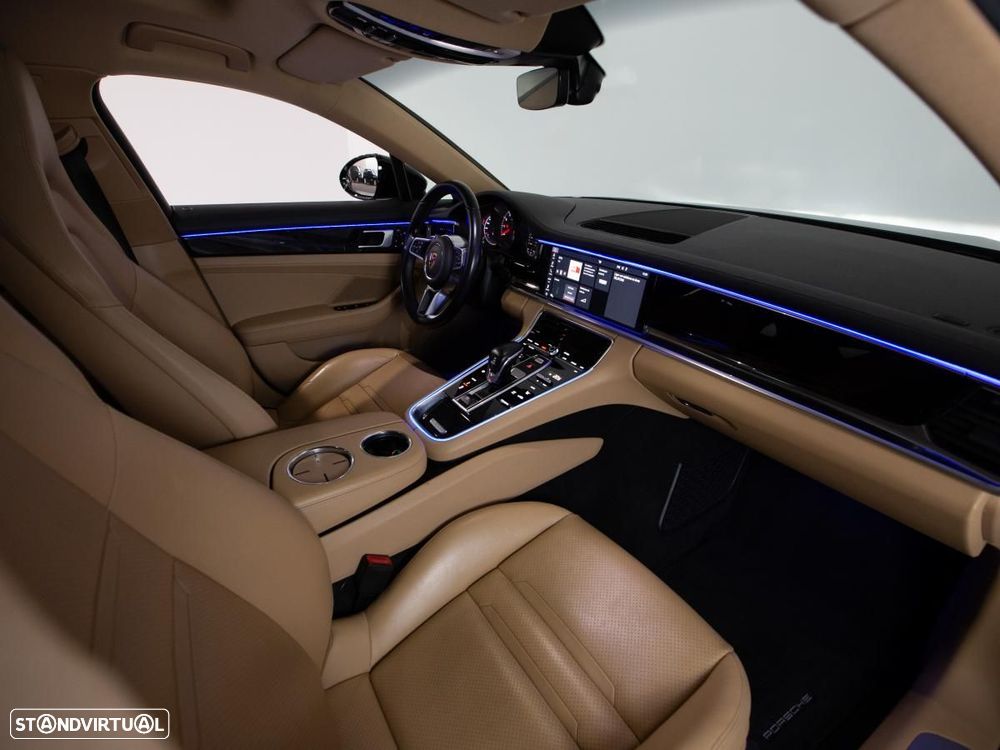 Porsche Panamera Sport Turismo - 14