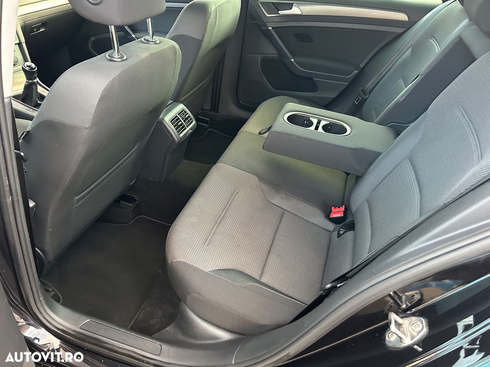 Volkswagen Golf 1.6 TDI BlueMotion Technology Trendline - 12