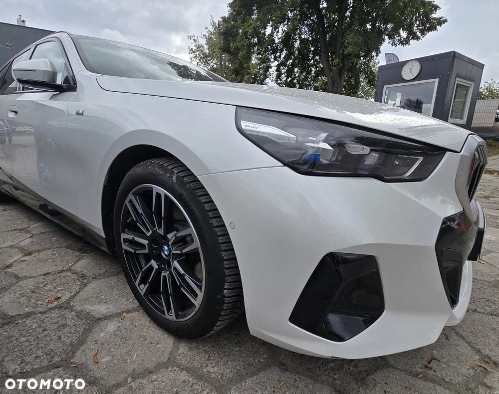 BMW Seria 5 520d xDrive - 6