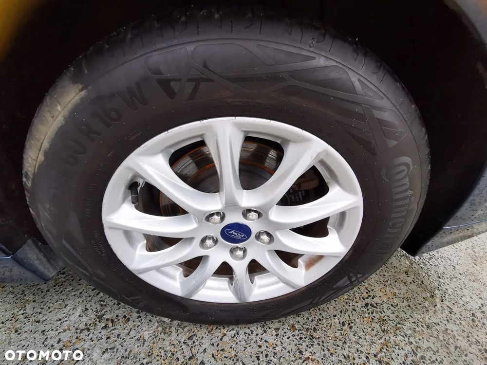 Ford Mondeo 2.0 Hybrid Titanium - 36
