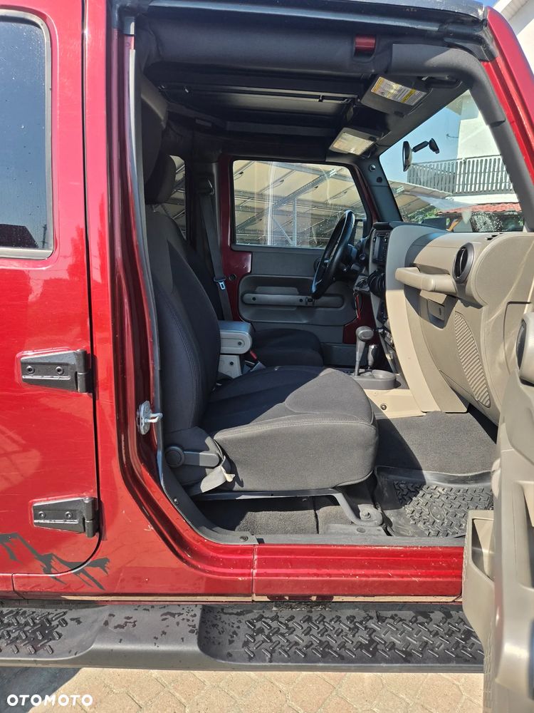 Jeep Wrangler Unlimited 3.8 Automatik Sahara - 23