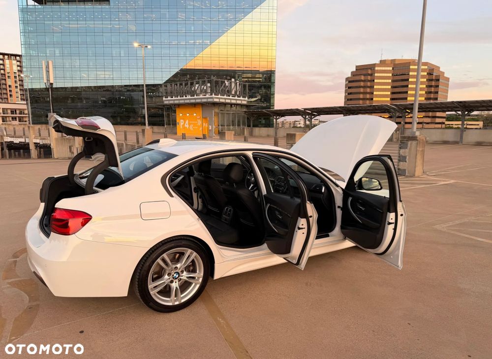 BMW Seria 3 330i M Sport - 10