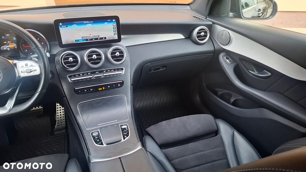 Mercedes-Benz GLC 200 d 4Matic 9G-TRONIC AMG Line Plus - 30