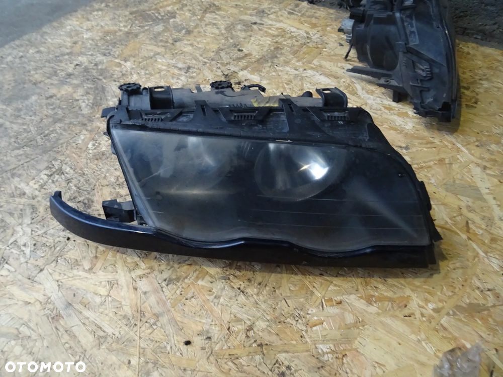 Lampa Xenon BMW E46 Prawy Przód 0301089202