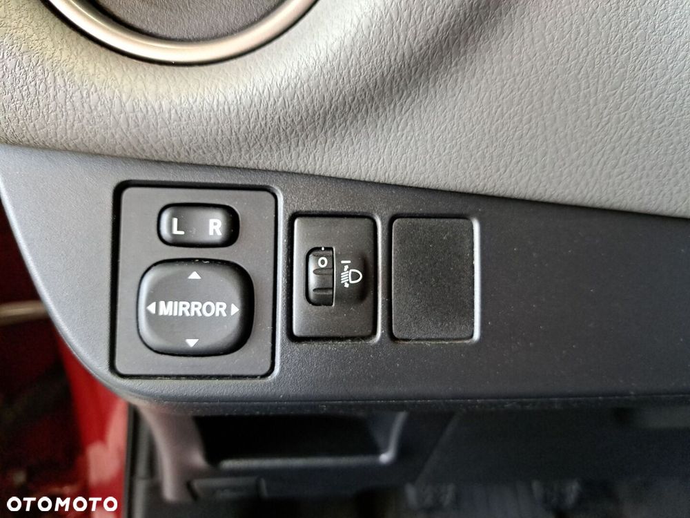 Toyota Yaris 1.0 Active EU6 - 32
