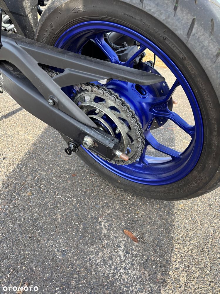 Yamaha R3 - 12