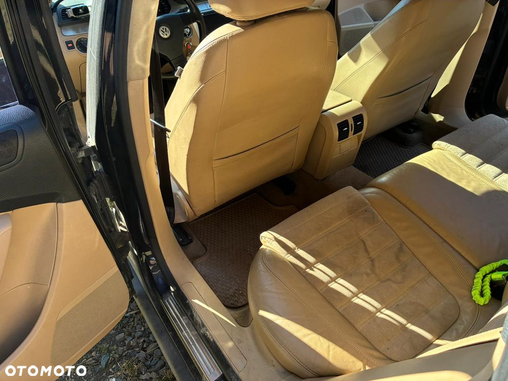 Volkswagen Passat 2.0 TDI DPF Highline - 14