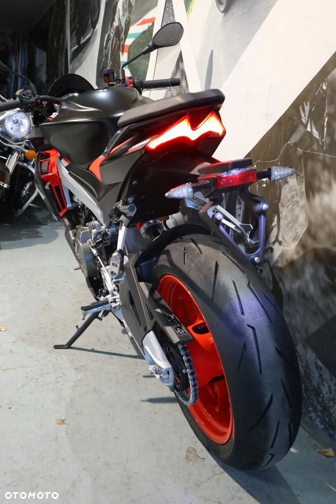Aprilia Tuono - 9