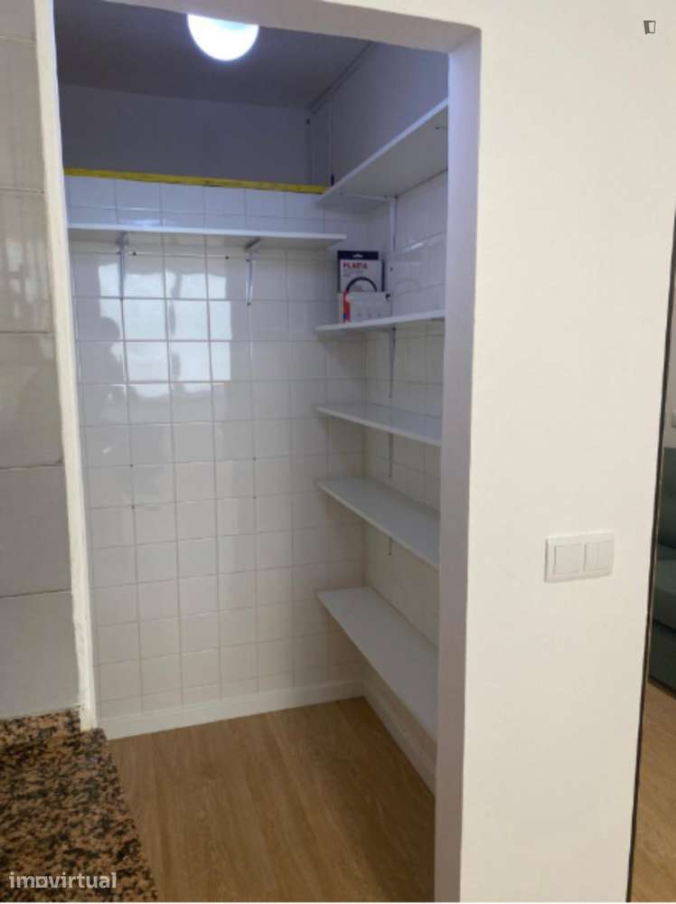 Quarto - localizado em Leiria - Grande imagem: 5/21