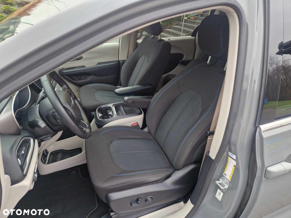 Chrysler Pacifica - 9